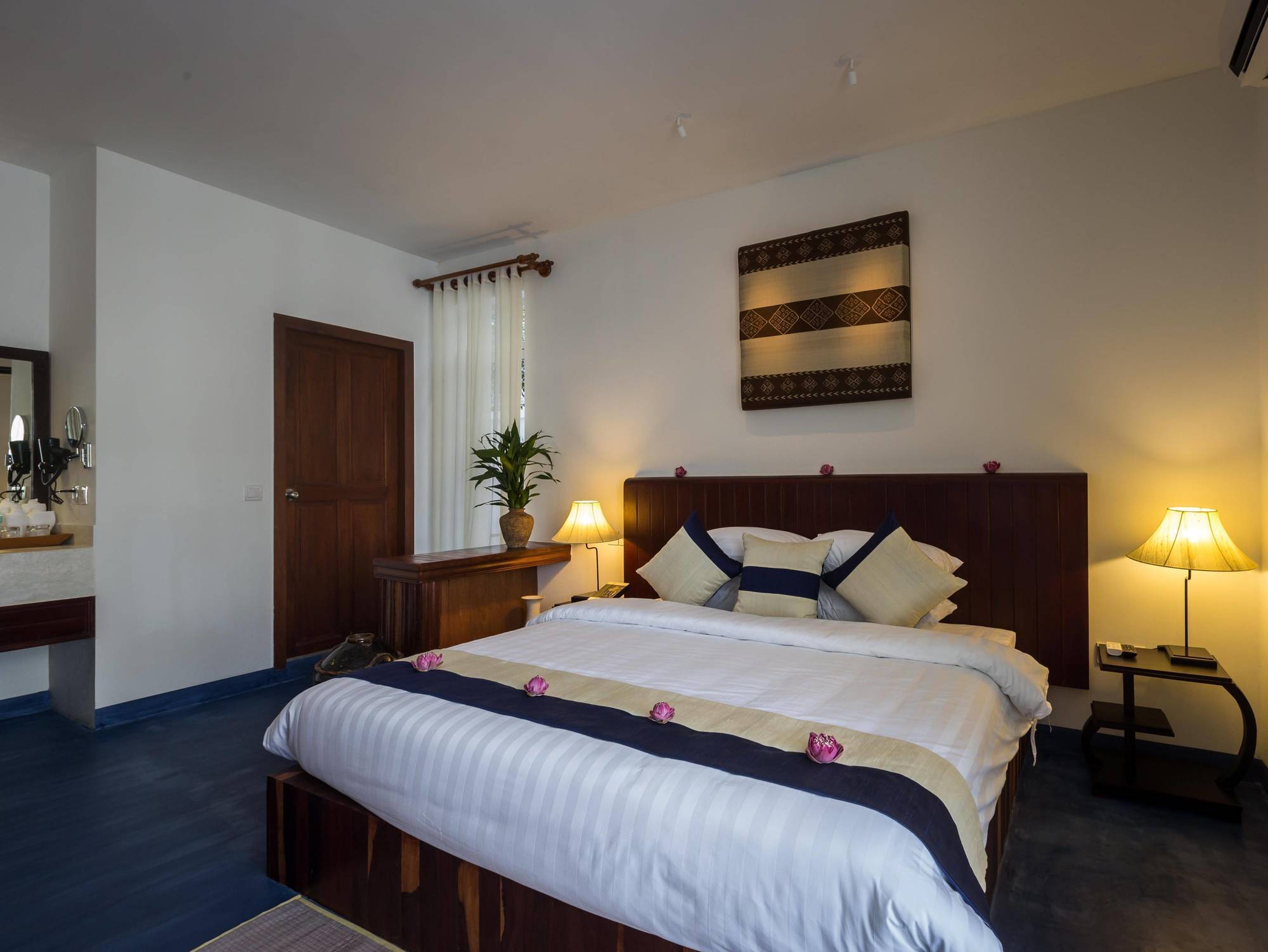 Vmansion Boutique Hotel Phnom Penh Bagian luar foto